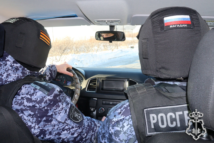  Росгвардейцы пресекли попытку магаданца вынести без оплаты товар из магазина 