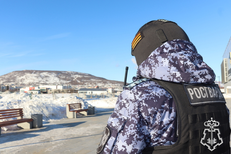 Сотрудники Росгвардии пресекли нарушение общественного порядка в хостеле Магадана