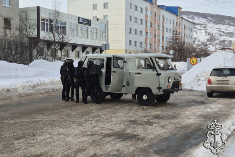 В Магадане Росгвардия провела тактико-специальное занятие на охраняемом объекте