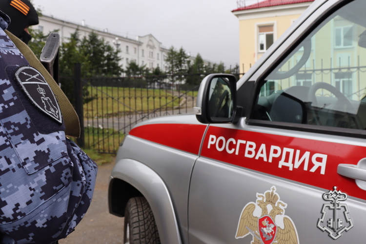 Росгвардейцы пресекли нарушения общественного порядка в трех гостиницах Магаданской области
