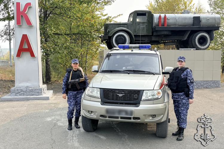 Сотрудники Росгвардии задержали колымчанина, напавшего с ножом на продавца